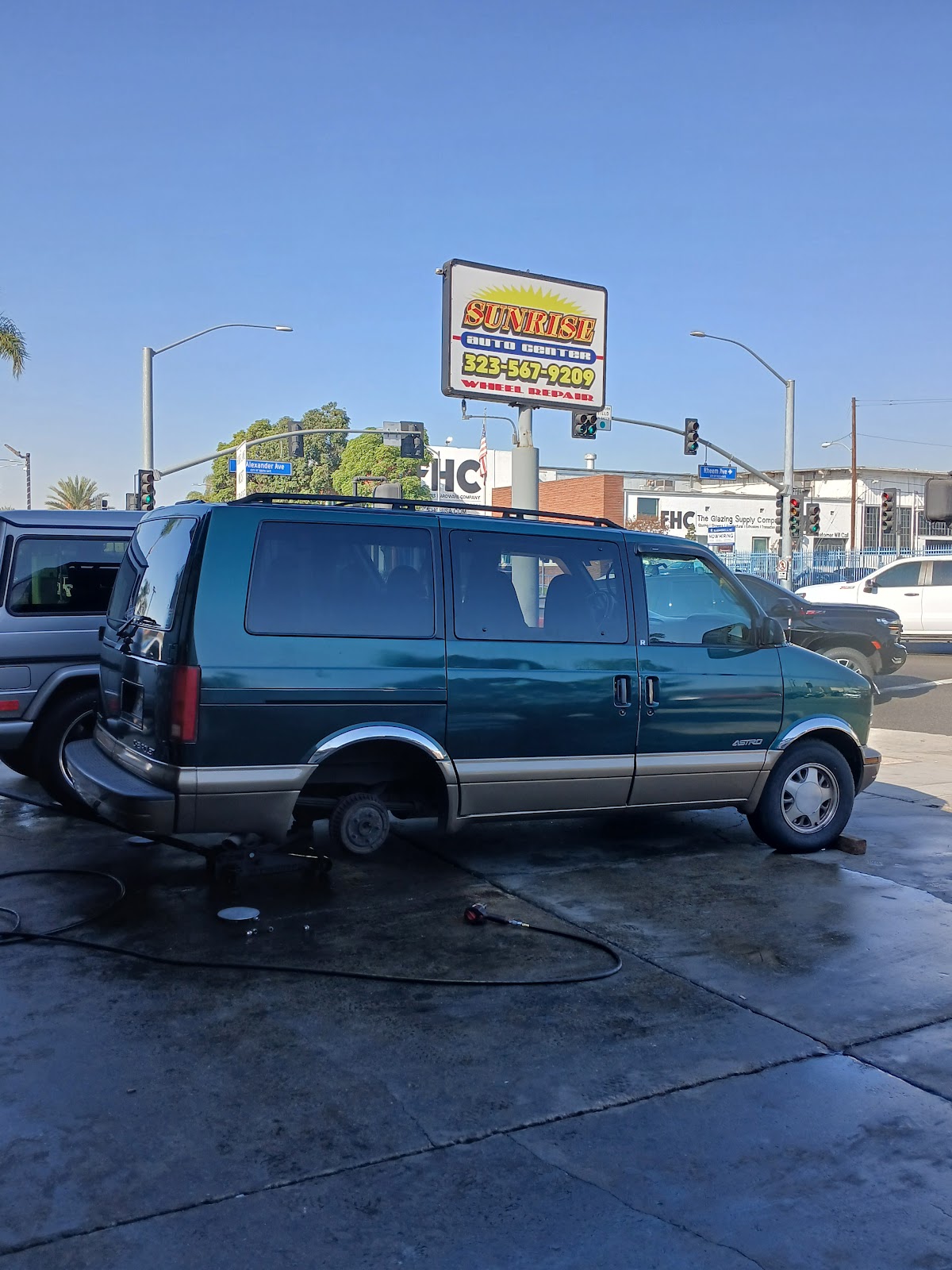 Work at Sunrise Auto Center